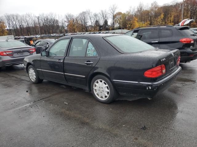 Mercedes-Benz E-Class 320 Image 2