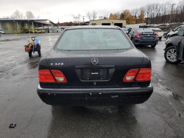 Mercedes-Benz E-Class 320 Image 3