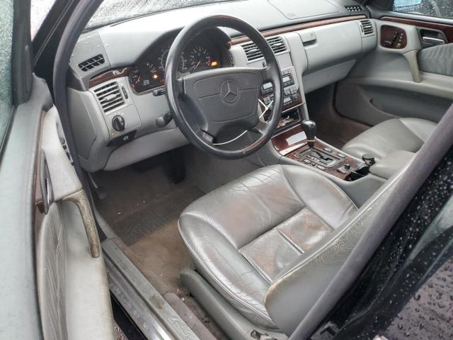 Mercedes-Benz E-Class 320 Image 6