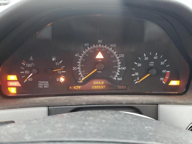 Mercedes-Benz E-Class 320 Image 7