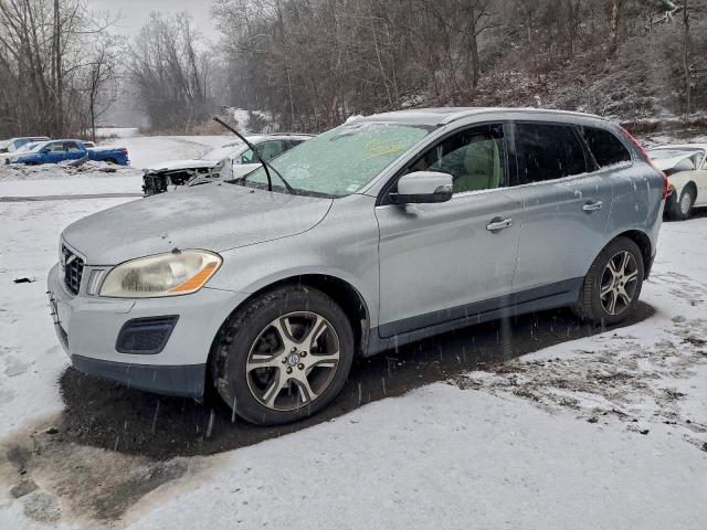 Salvage Volvo XC60
