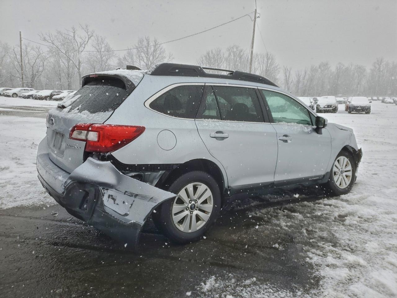 Subaru Outback 2.5i Premium Image 4