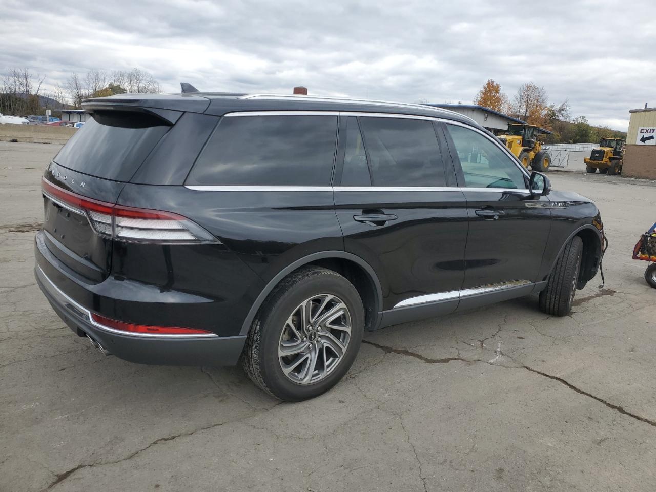 Lincoln Aviator Image 2