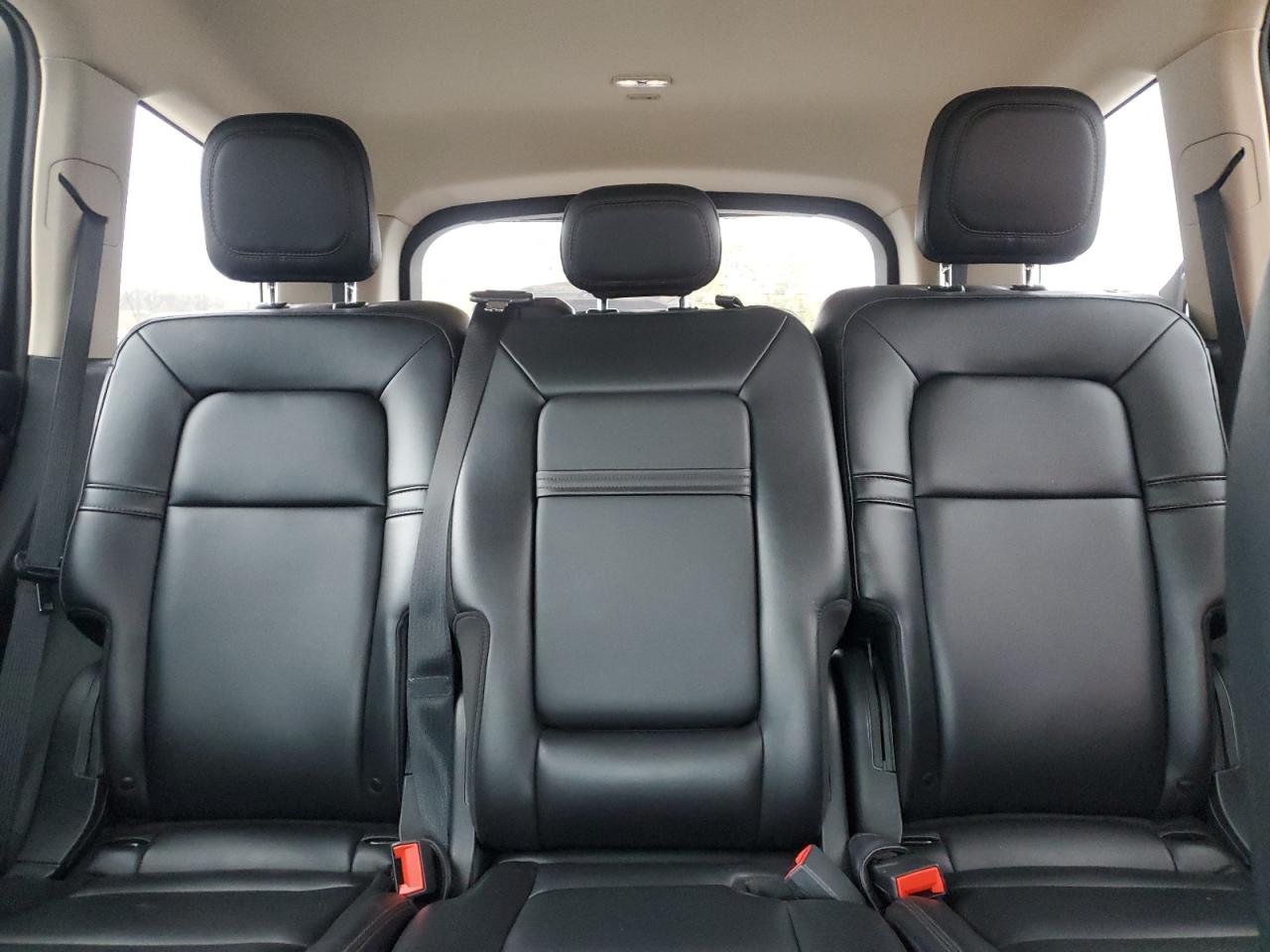 Lincoln Aviator Image 8