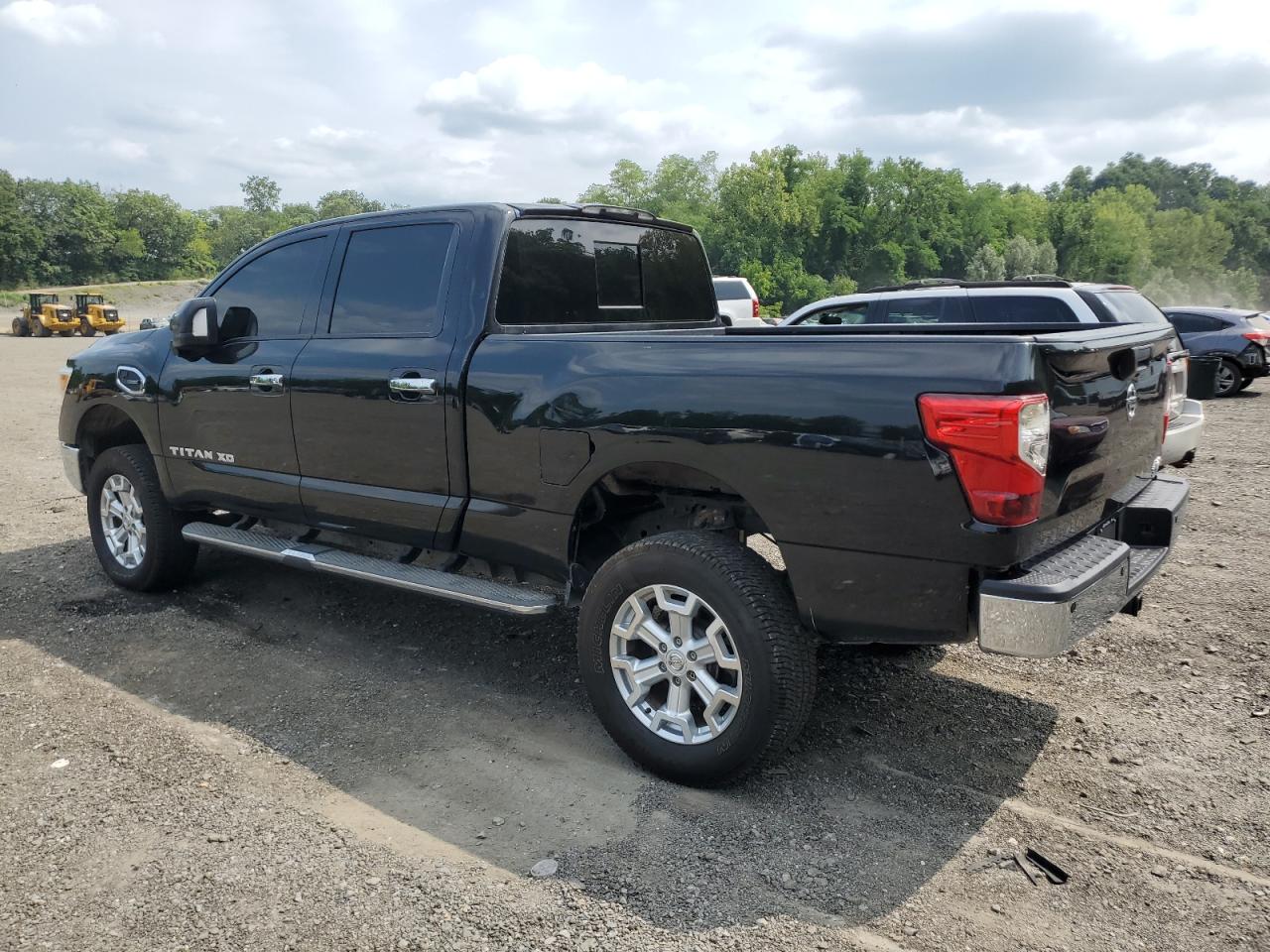 Nissan Titan Sl Image 2