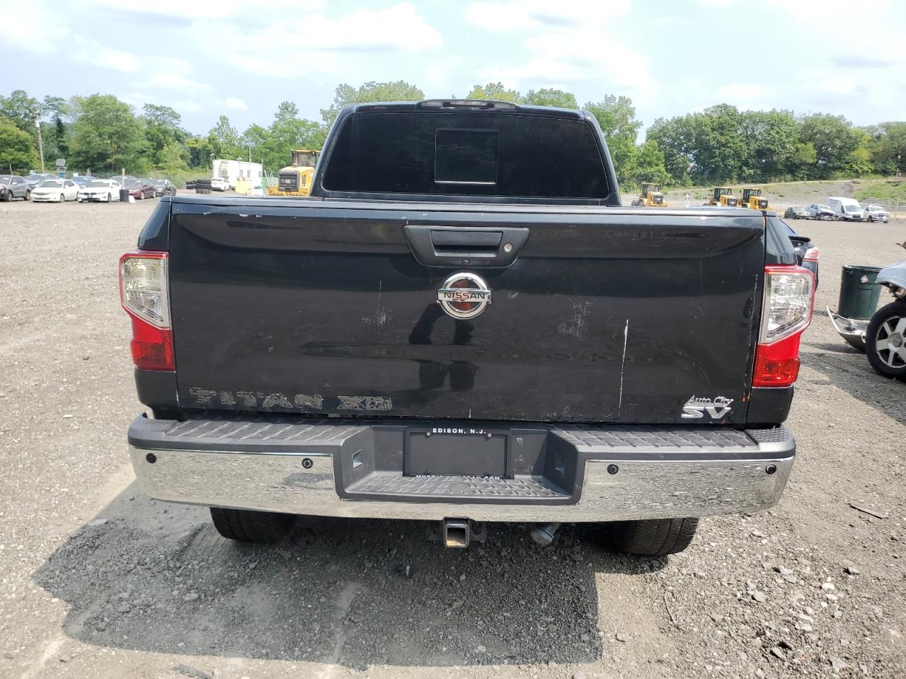 Nissan Titan Sl Image 5
