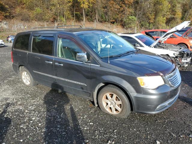Chrysler Minivan Touring Image 11