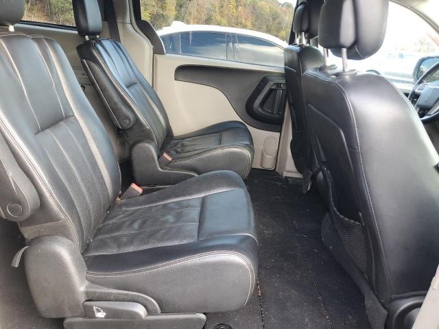 Chrysler Minivan Touring Image 9