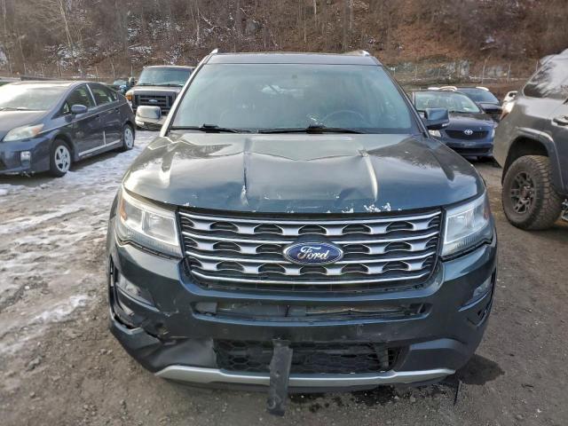 Ford Explorer Limited Image 4