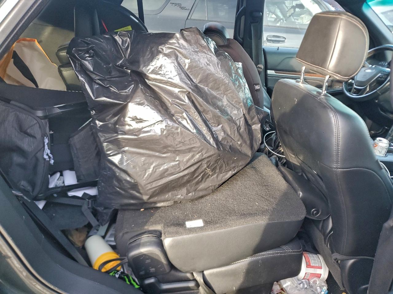 Ford Explorer Limited Image 8