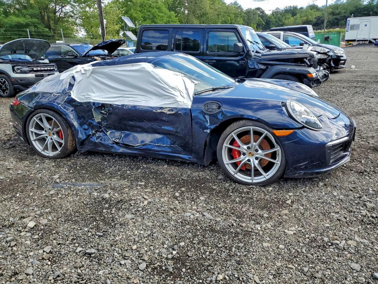 Porsche 911 Carrera S Image 8