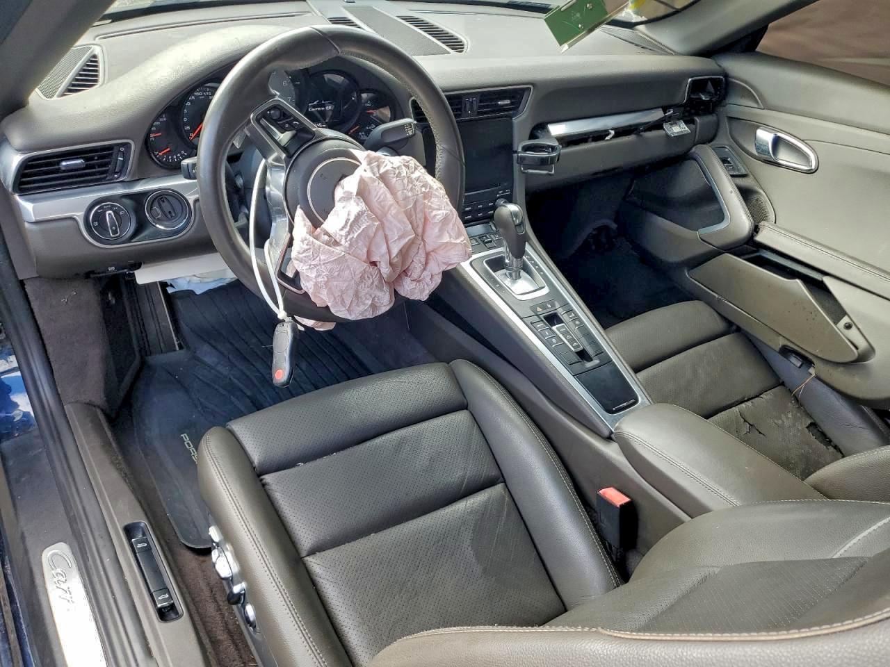 Porsche 911 Carrera S Image 11