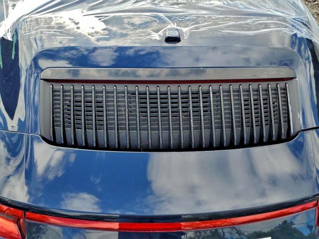 Porsche 911 Carrera S Image 2