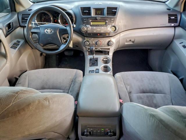 Toyota Highlander Base Image 6