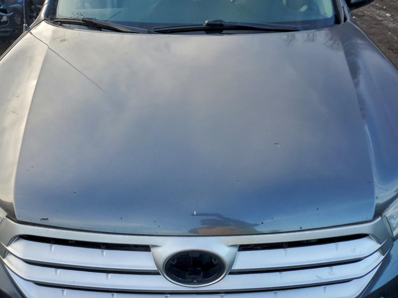 Toyota Highlander Base Image 10