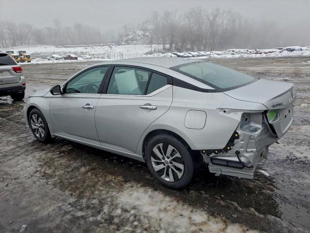 Nissan Altima S Image 2