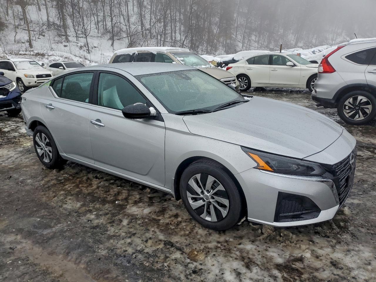 Nissan Altima S Image 12