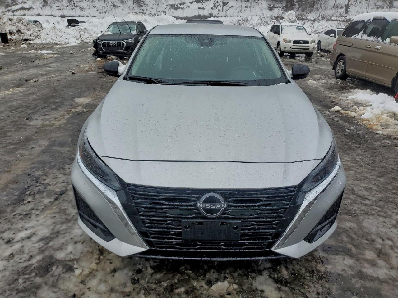 Nissan Altima S Image 4