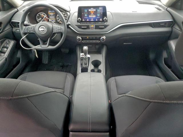 Nissan Altima S Image 8