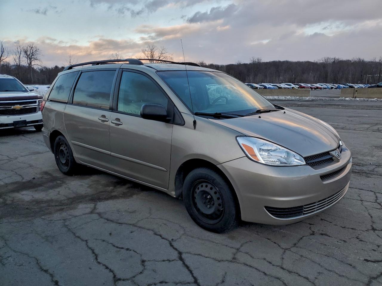 Toyota Sienna Ce Image 5
