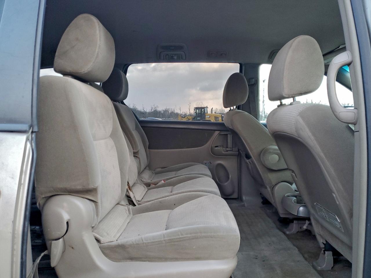 Toyota Sienna Ce Image 9