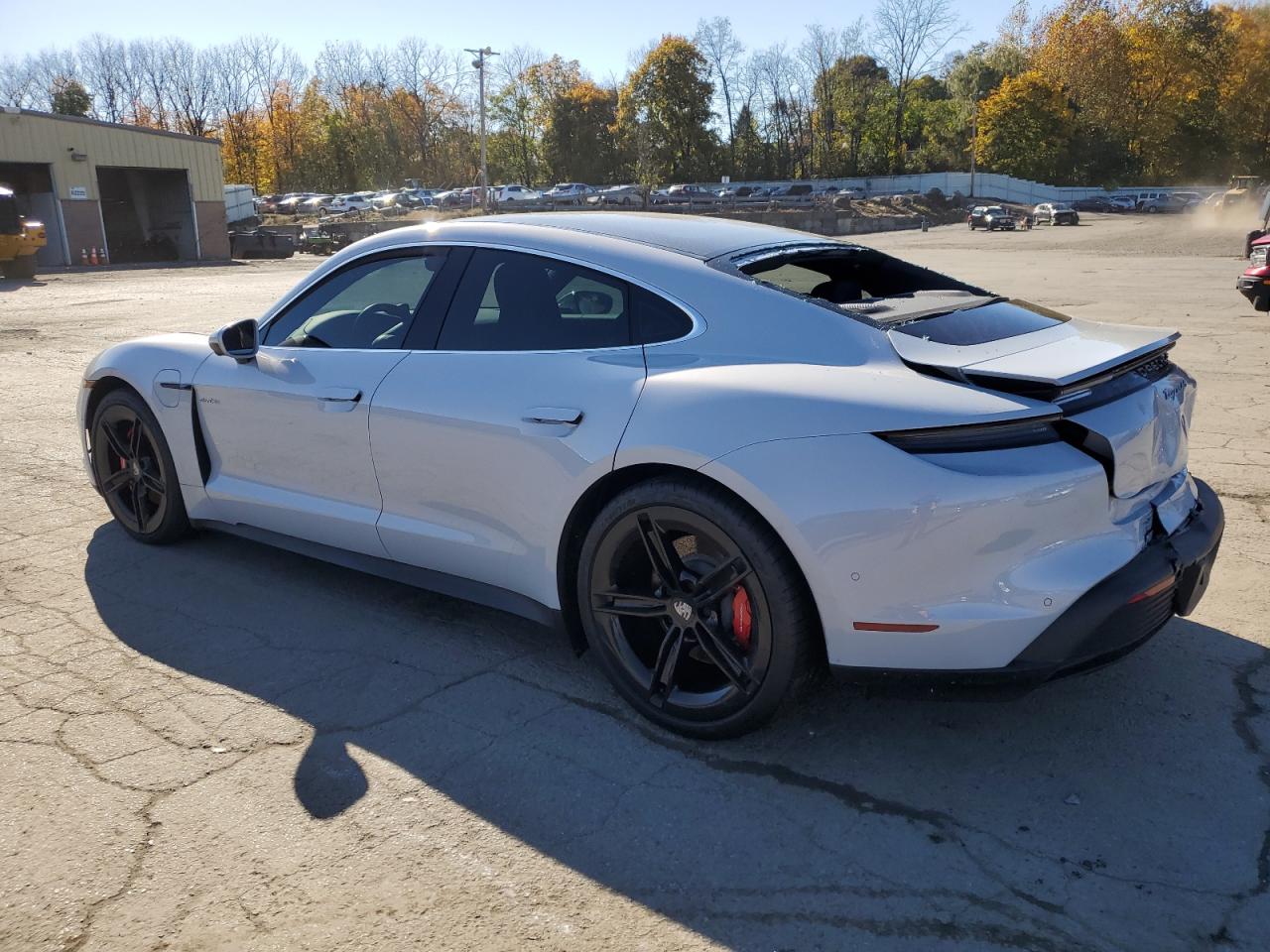 Porsche Taycan 4s Image 9