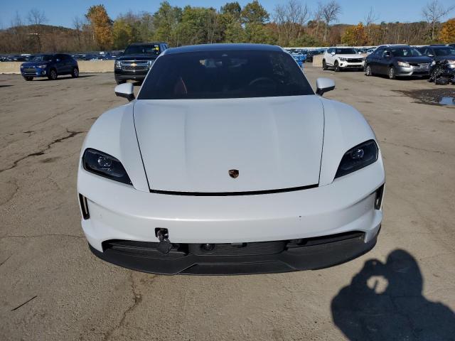 Porsche Taycan 4s Image 8