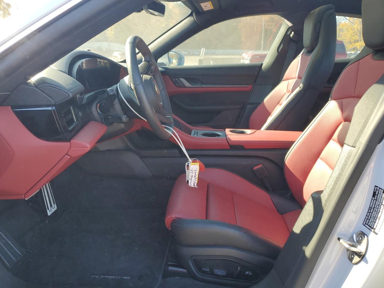 Porsche Taycan 4s Image 4