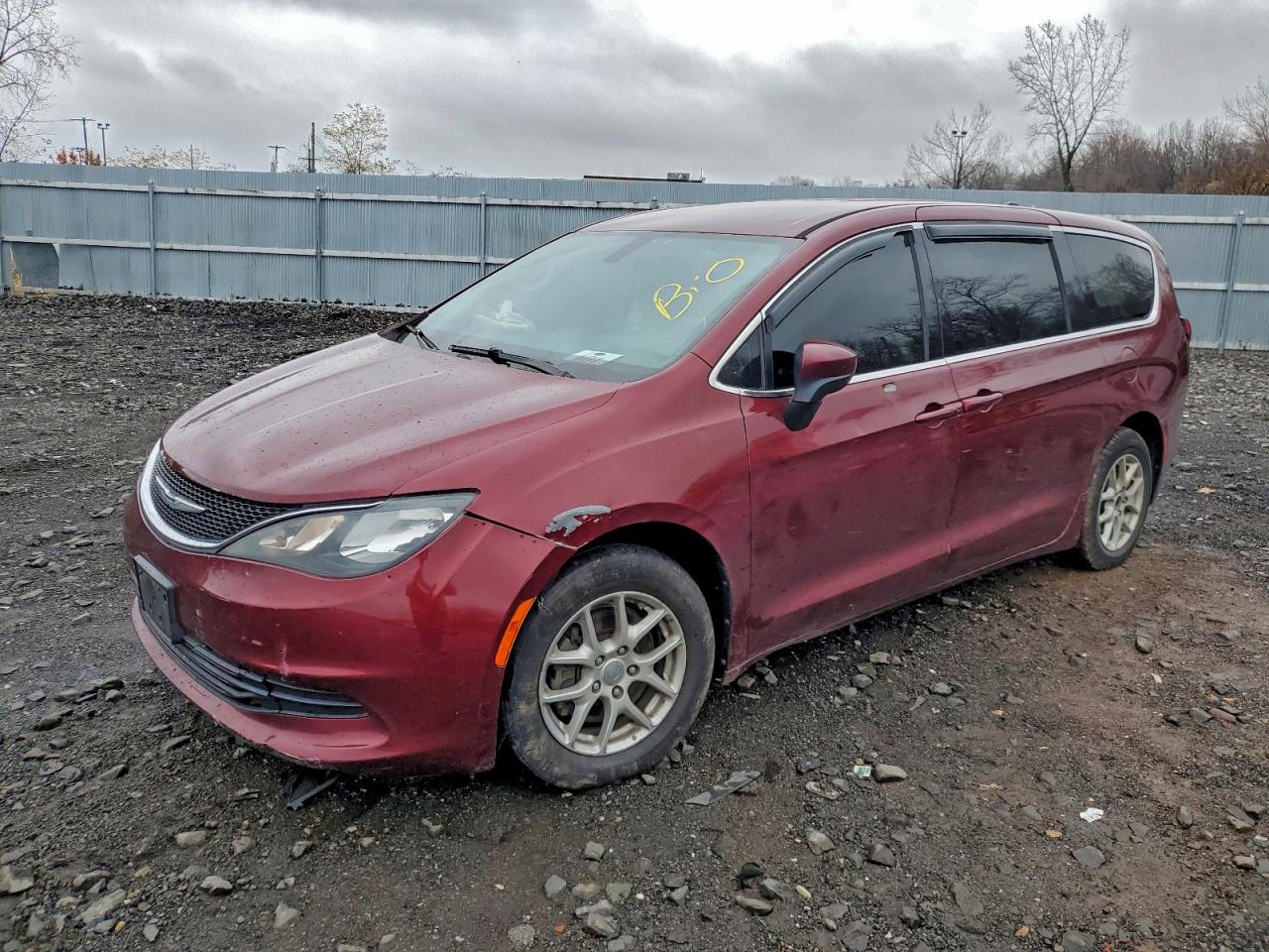 Chrysler Pacifica Touring Image 1