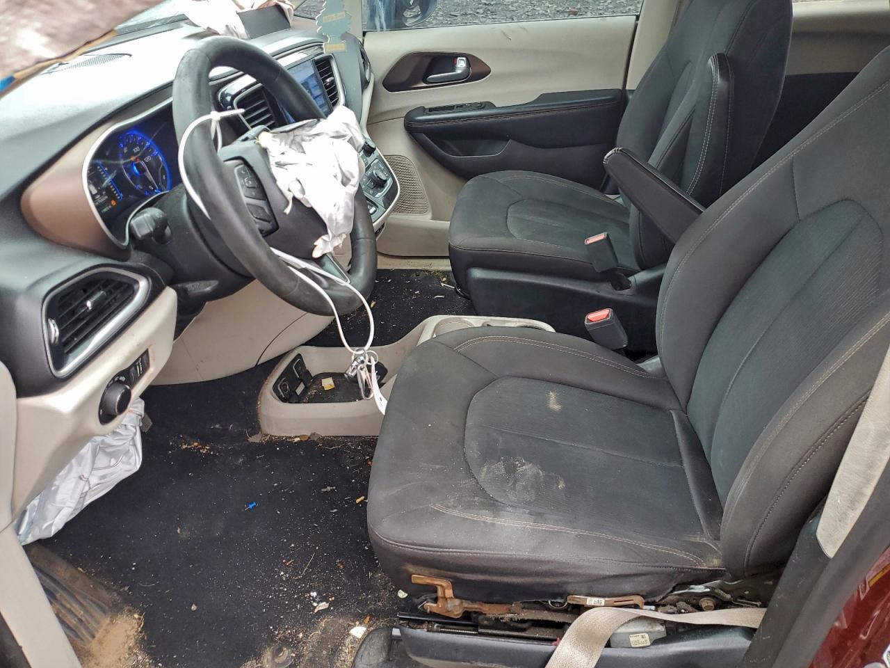 Chrysler Pacifica Touring Image 9