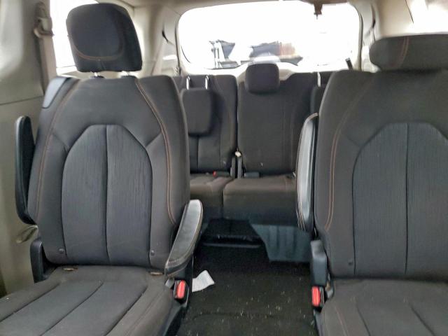 Chrysler Pacifica Touring Image 7