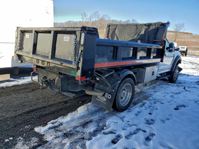 Ford F-550 Super Duty Image 3