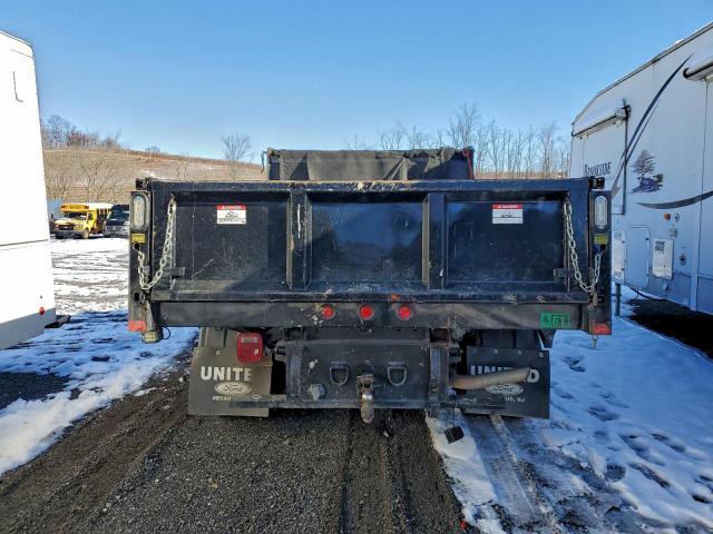 Ford F-550 Super Duty Image 4