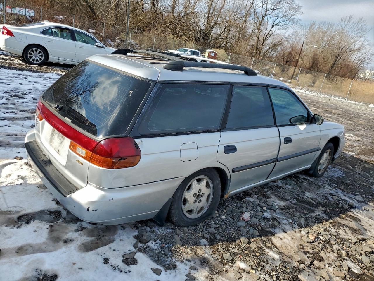 Subaru Legacy L Image 3