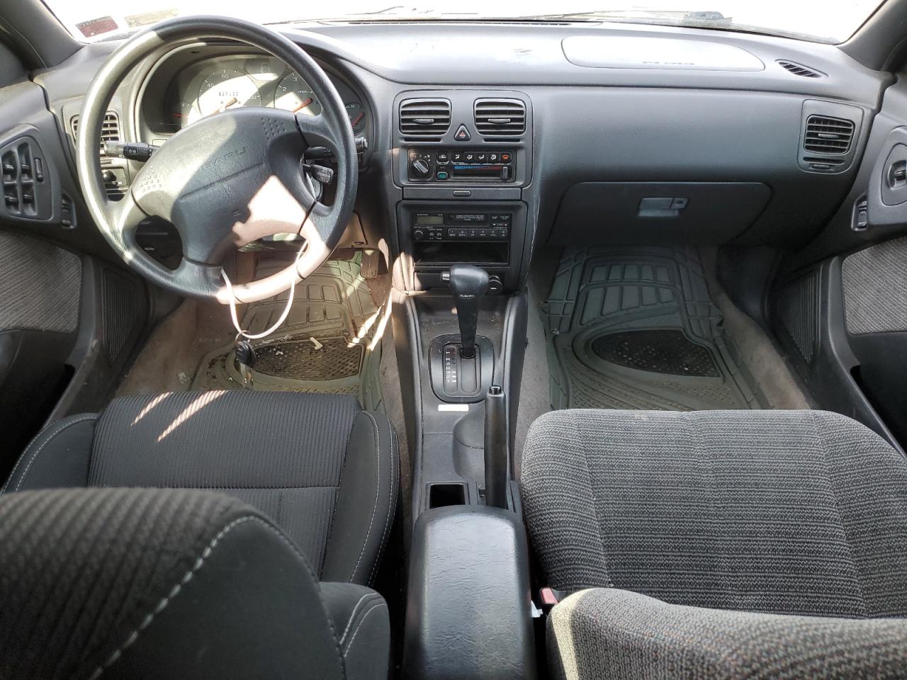 Subaru Legacy L Image 10