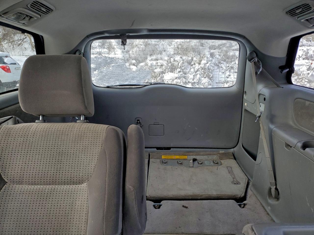 Toyota Sienna Ce Image 10