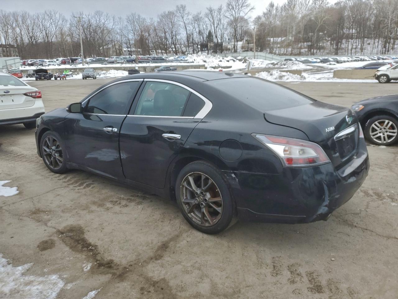 Nissan Maxima S Image 2