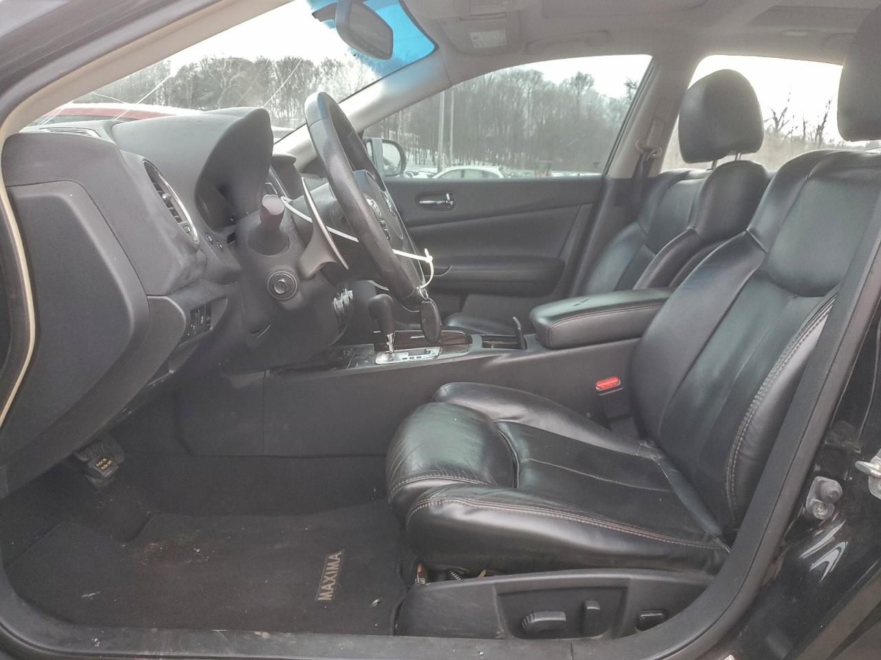 Nissan Maxima S Image 10