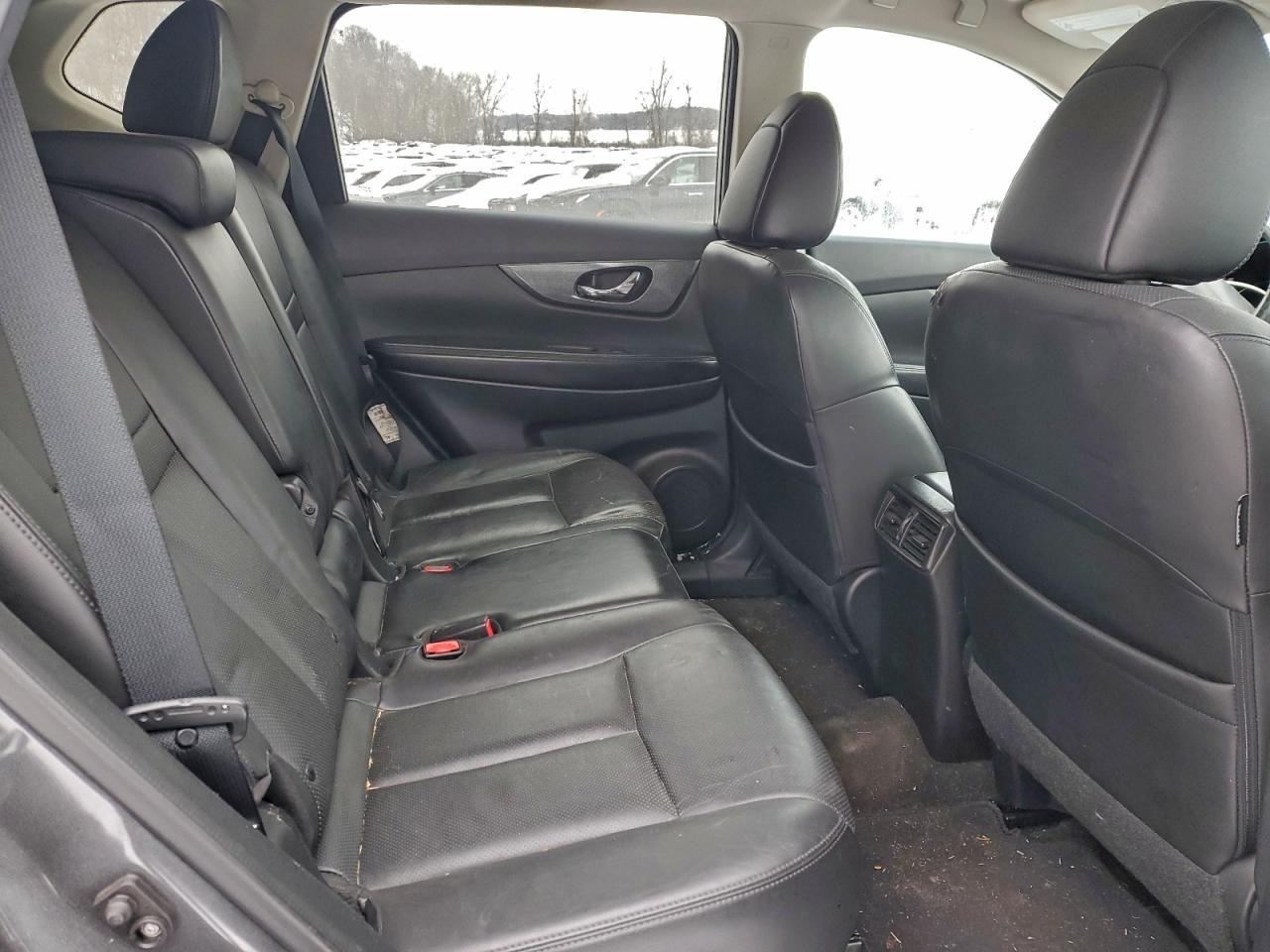 Nissan Rogue S Image 12