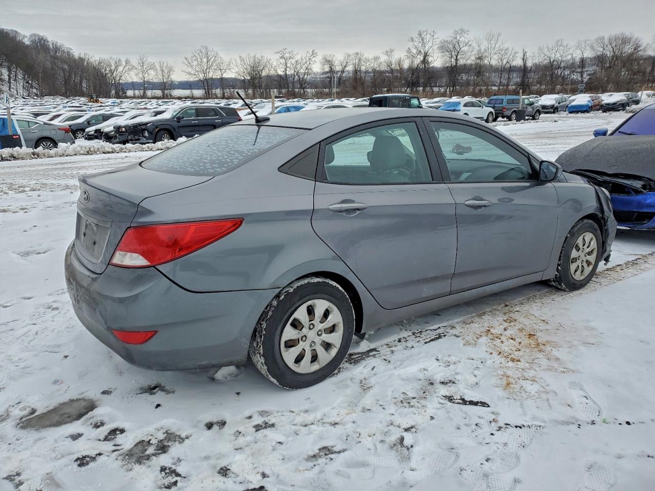 Hyundai ACCENT Gls Image 3