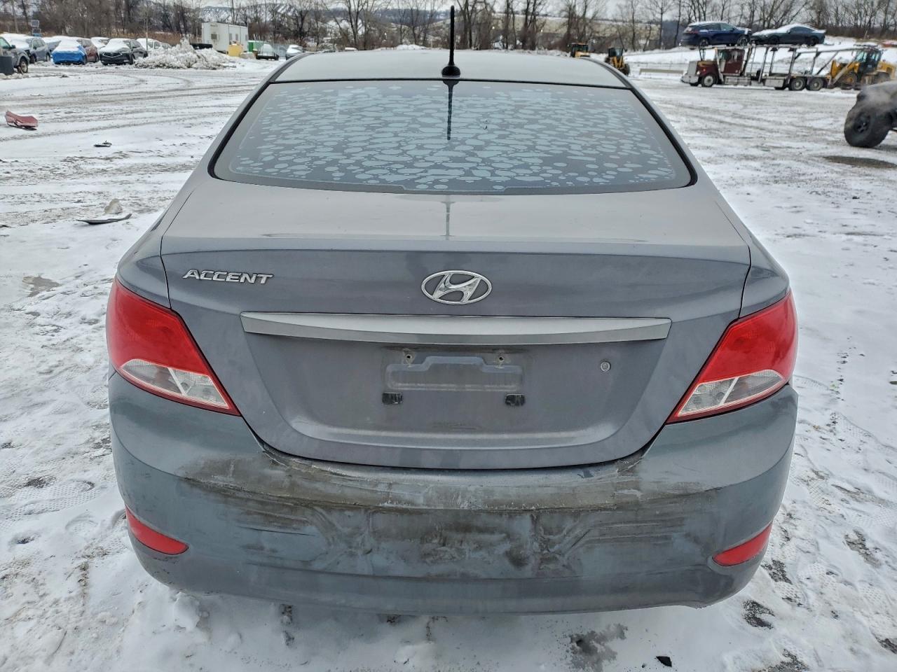 Hyundai ACCENT Gls Image 10