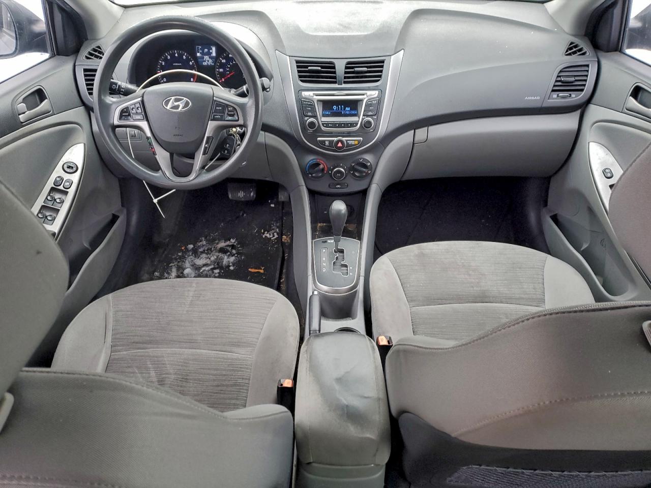 Hyundai ACCENT Gls Image 9