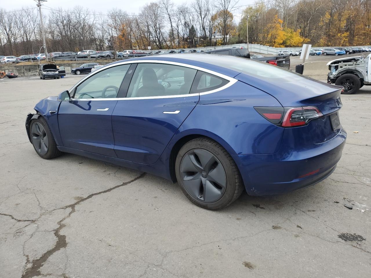Tesla Model 3 Image 3