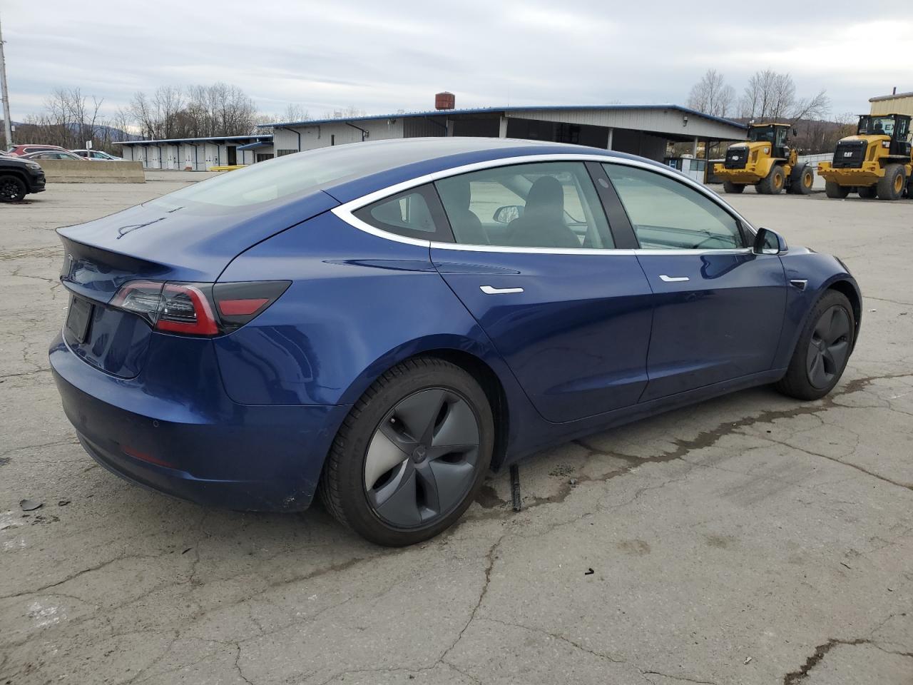 Tesla Model 3 Image 6