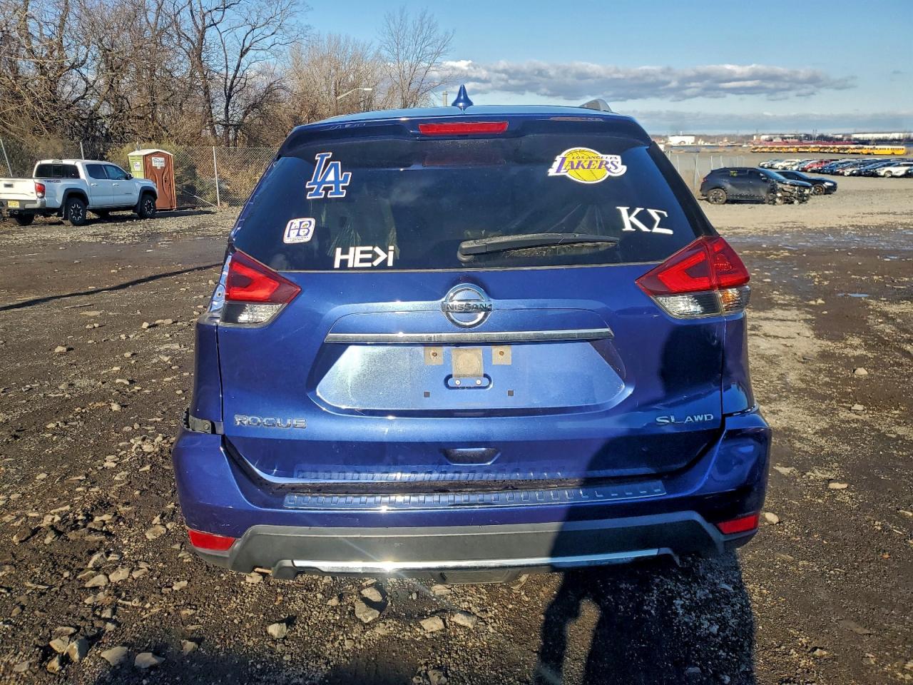 Nissan Rogue S Image 7