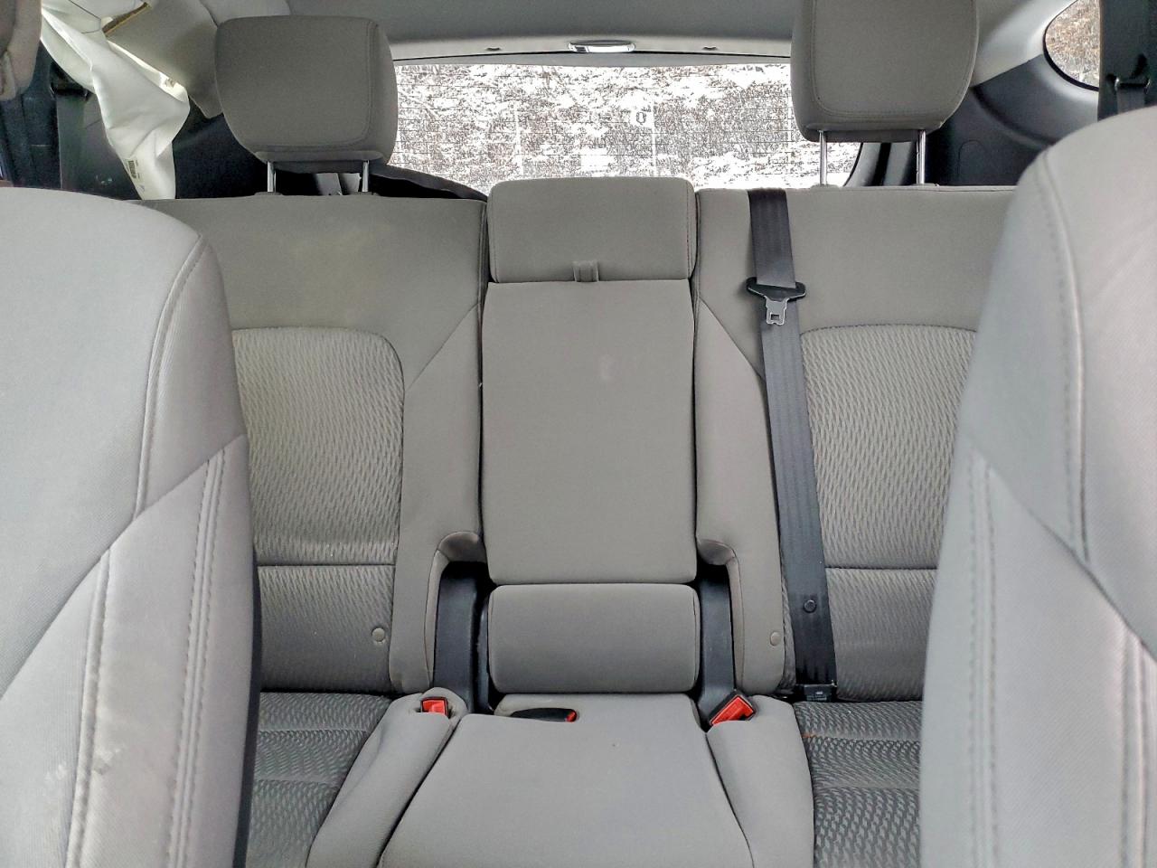 Hyundai SANTA FE Image 11