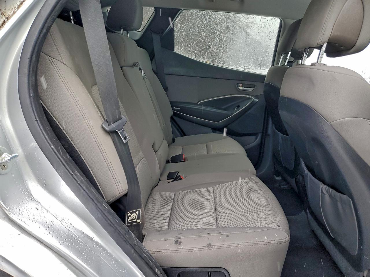 Hyundai SANTA FE Image 2