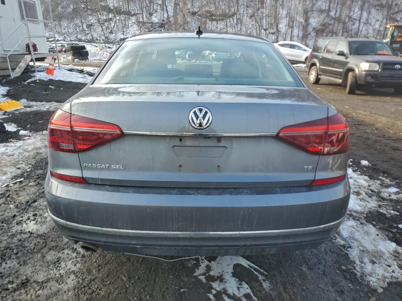 Volkswagen Passat Sel Premium Image 8
