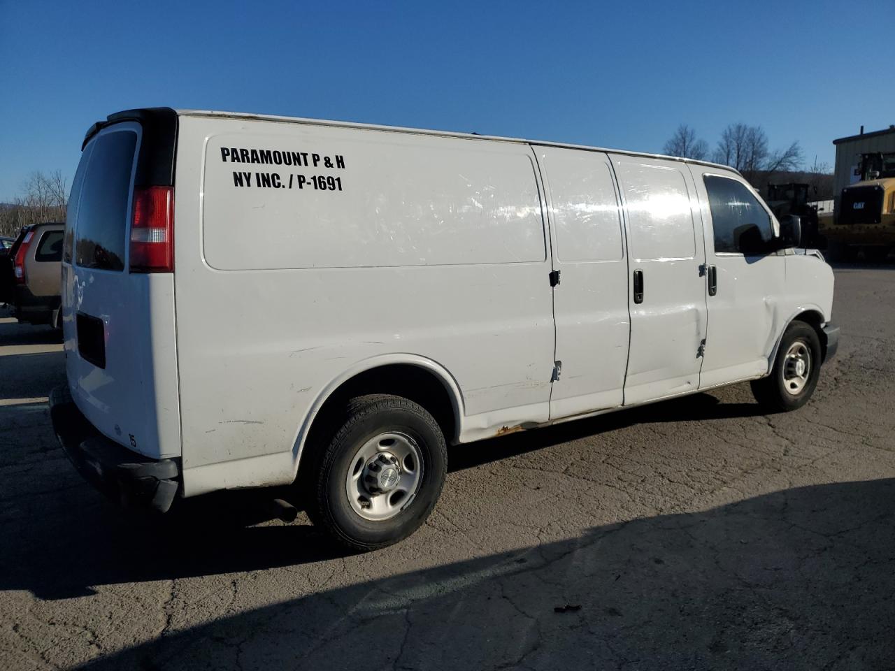 Chevrolet Express Image 3