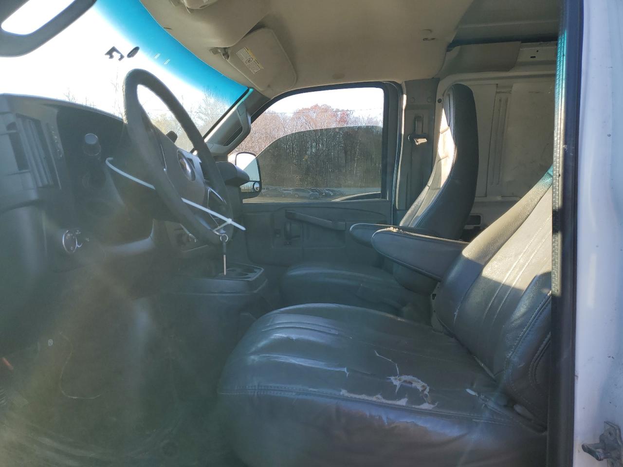 Chevrolet Express Image 5